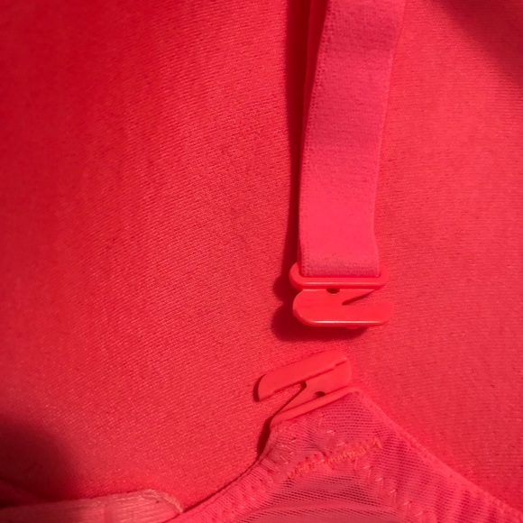 Victoria Secrets, Body By Victoria Lace Bra. - Picture 8 of 8